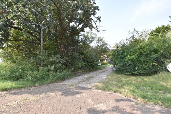 Crume: 3421 S Division St, Guthrie, OK 73044